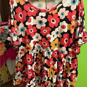 Women’s Floral Ruffle Short Sleeve Tunic - Black with Red & Pink Flowers
